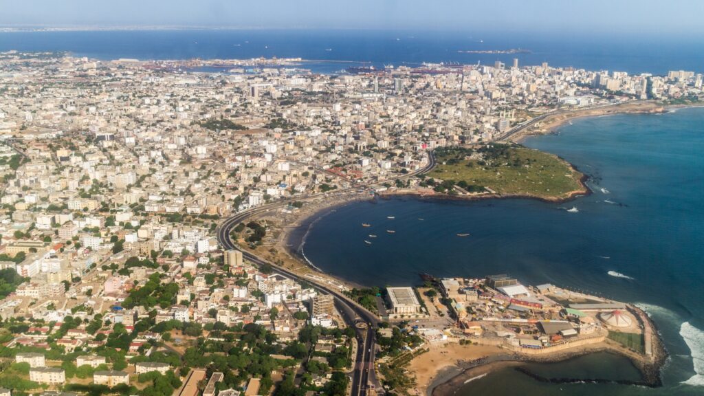 Imagem aérea da capital do Senegal, a cidade de Dakar.