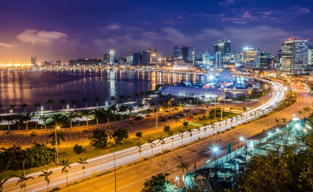 Luanda, a capital de Angola é uma das mais populosas cidades da África.