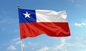 Bandeira do Chile: estrela solitária no azul, com branco dos Andes e vermelho da luta pela independência.