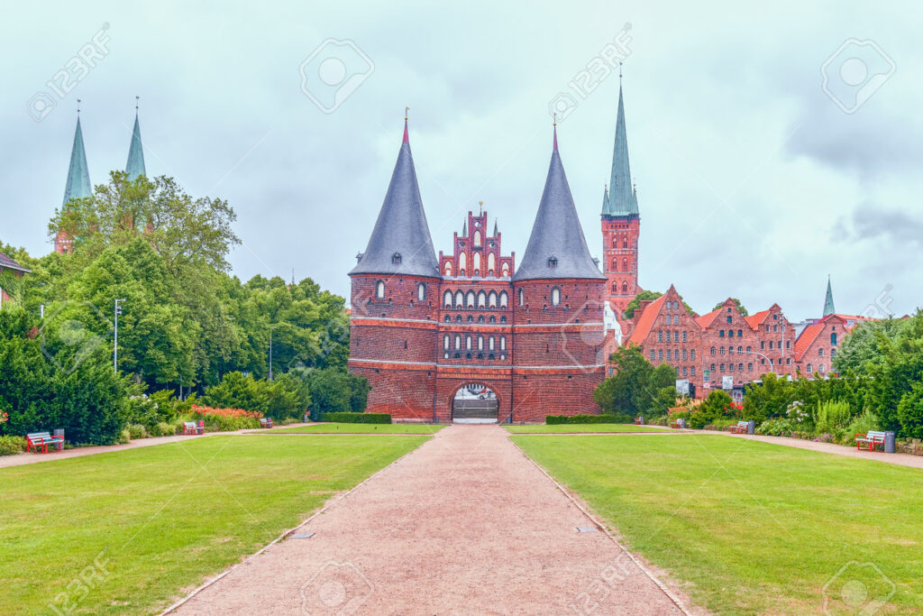 Na época da Liga Hanseática, era em Lübeck que eram tomadas as principais decisões, servindo como uma "sede".