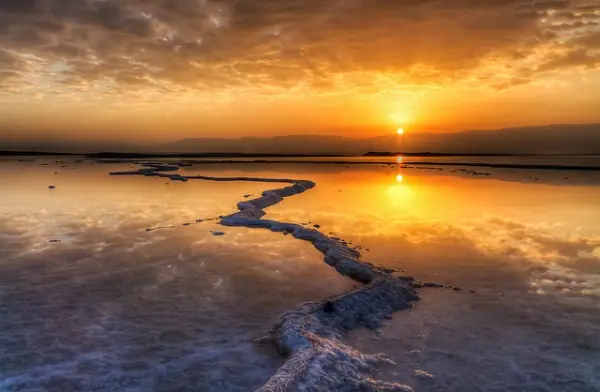 Transposição de água do mar Vermelho para o Mar Morto tem o objetivo de evitar sua extinção. 